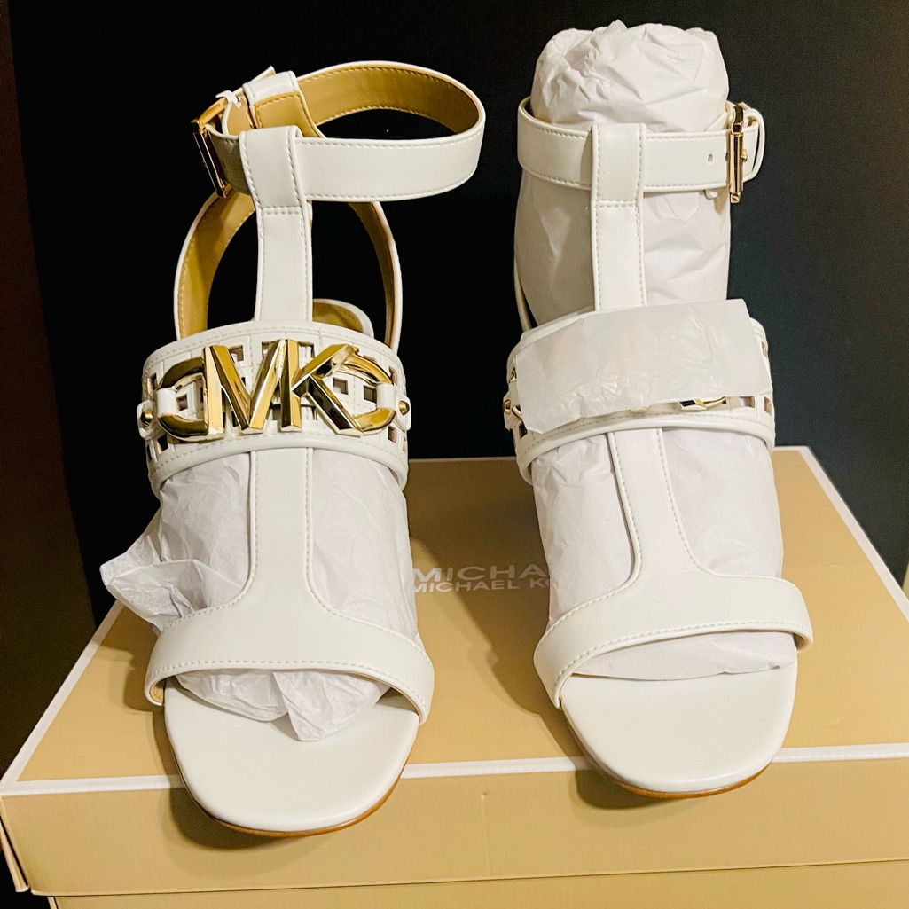 Michael Kors Izzy T-Strap Sandal Size 8